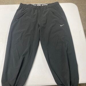 Nike Men’s 28”